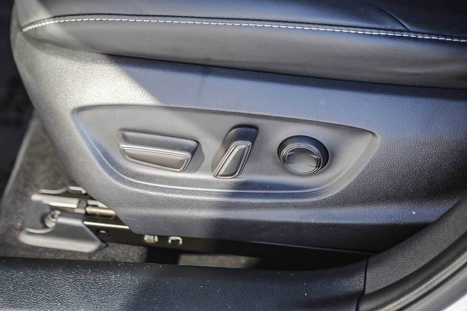 Thumbnail: 2021 Toyota Prius Prime - 19