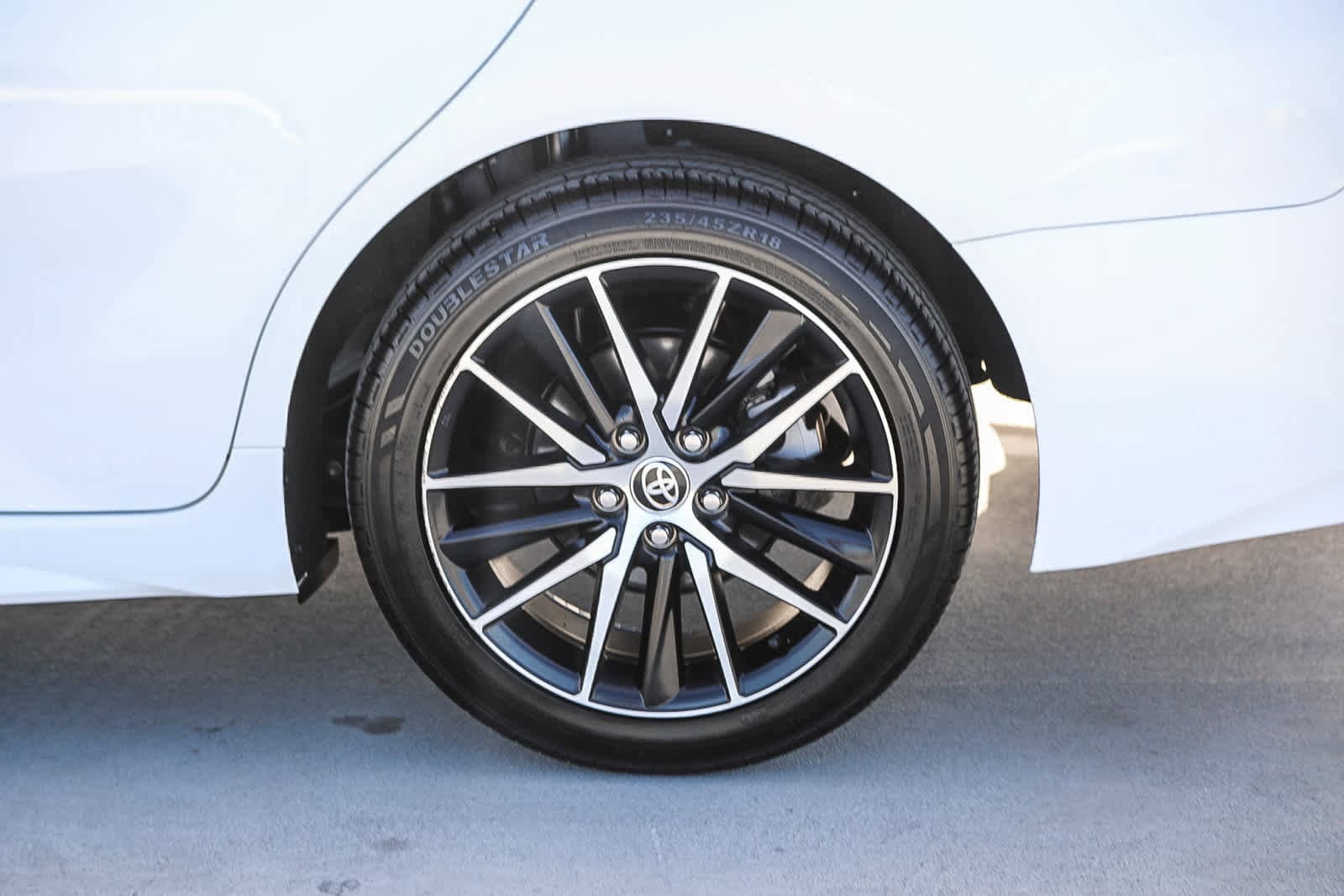 Thumbnail: 2023 Toyota Camry - 12