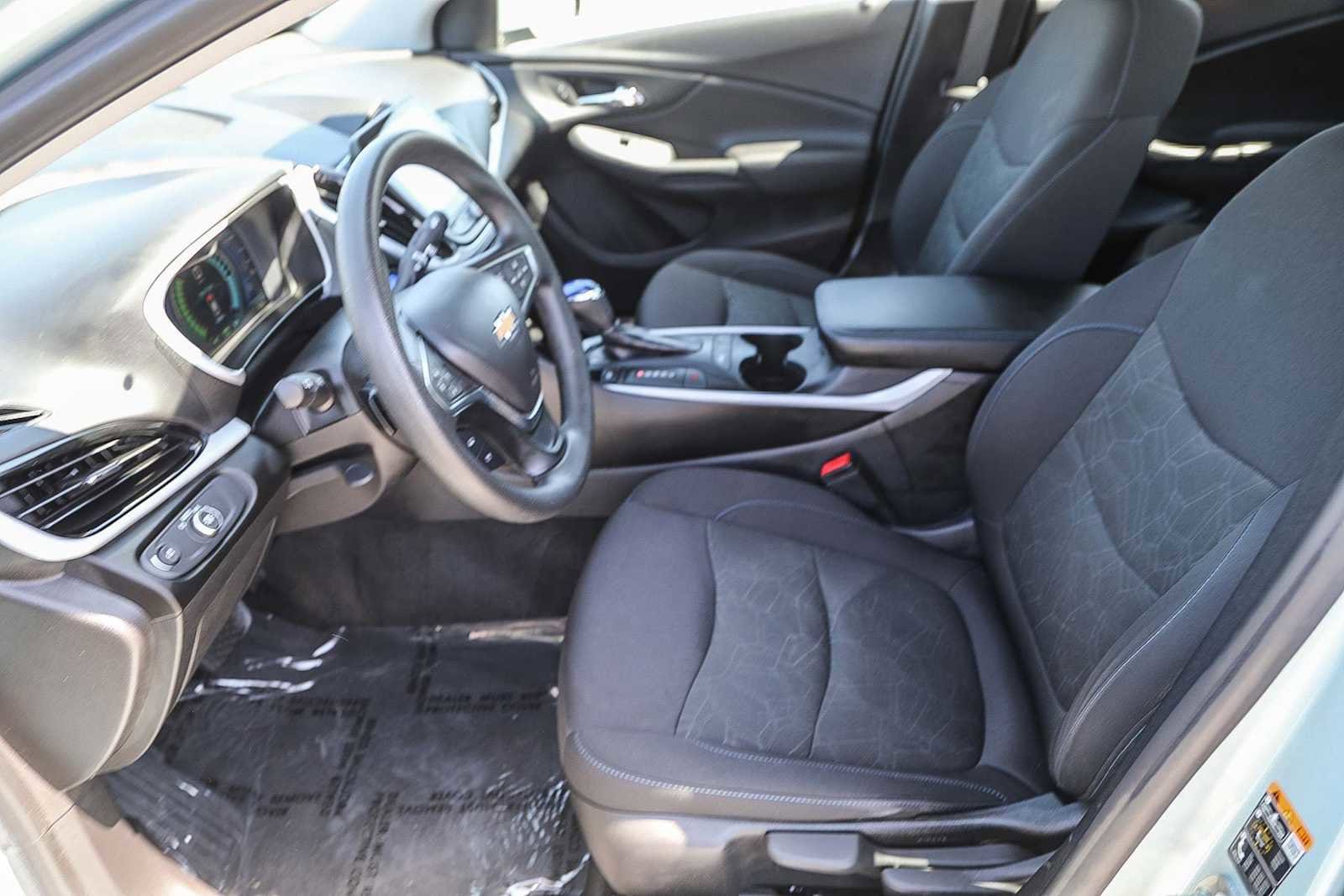 Thumbnail: 2018 Chevrolet Volt - 17