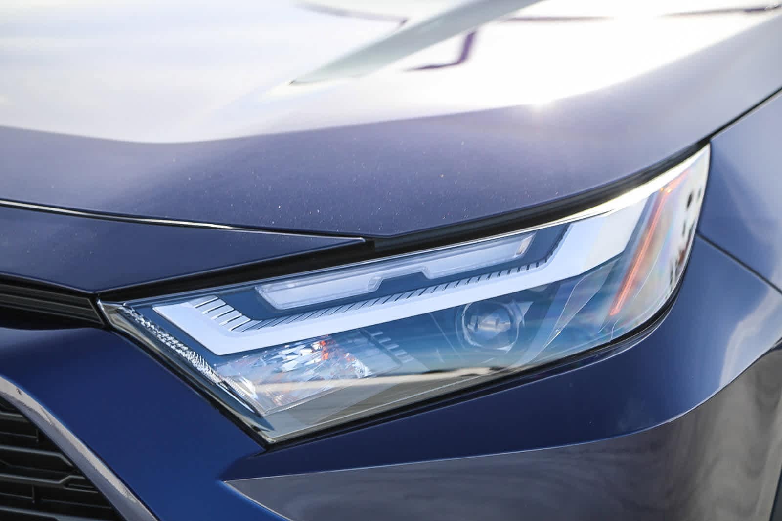 Thumbnail: 2025 Toyota RAV4 - 8