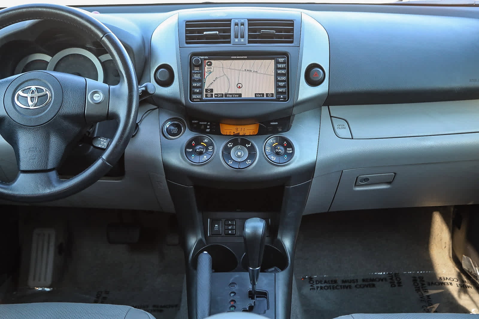 Thumbnail: 2011 Toyota RAV4 - 12