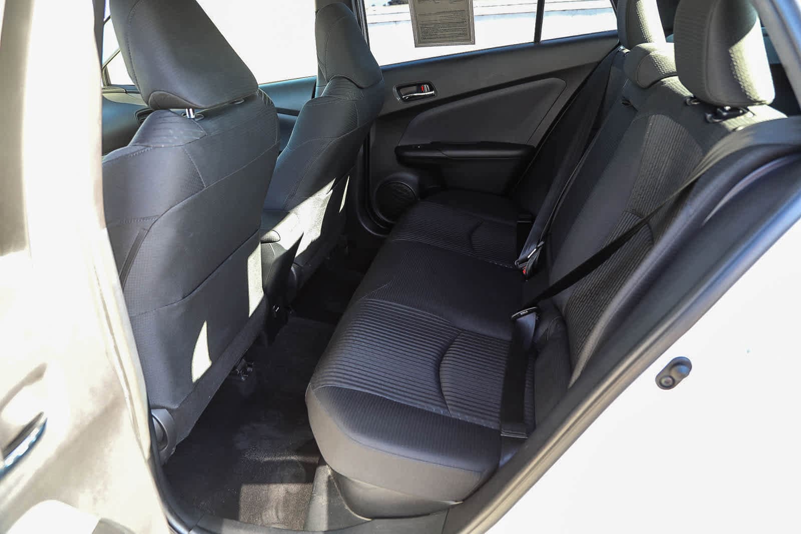 Thumbnail: 2017 Toyota Prius - 17