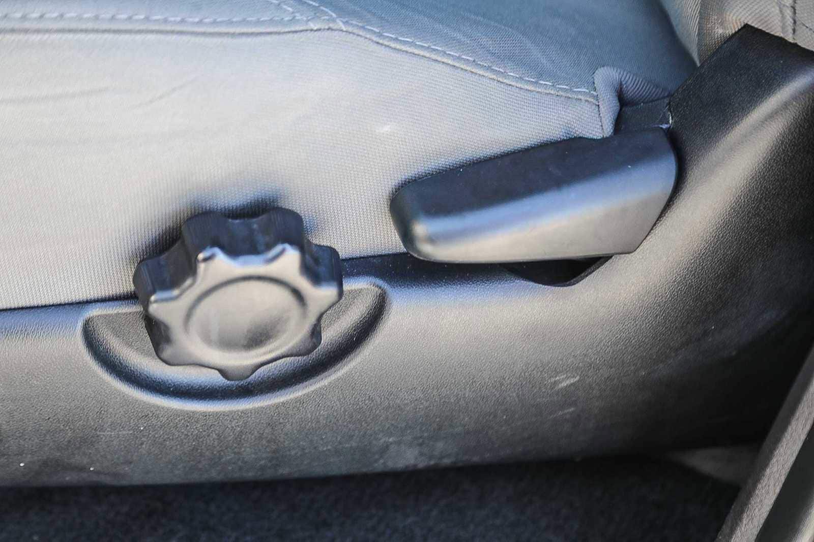 Thumbnail: 2018 Toyota Tacoma - 15