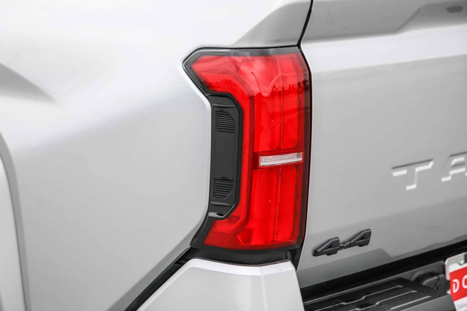2025 Toyota Tacoma SR5 8