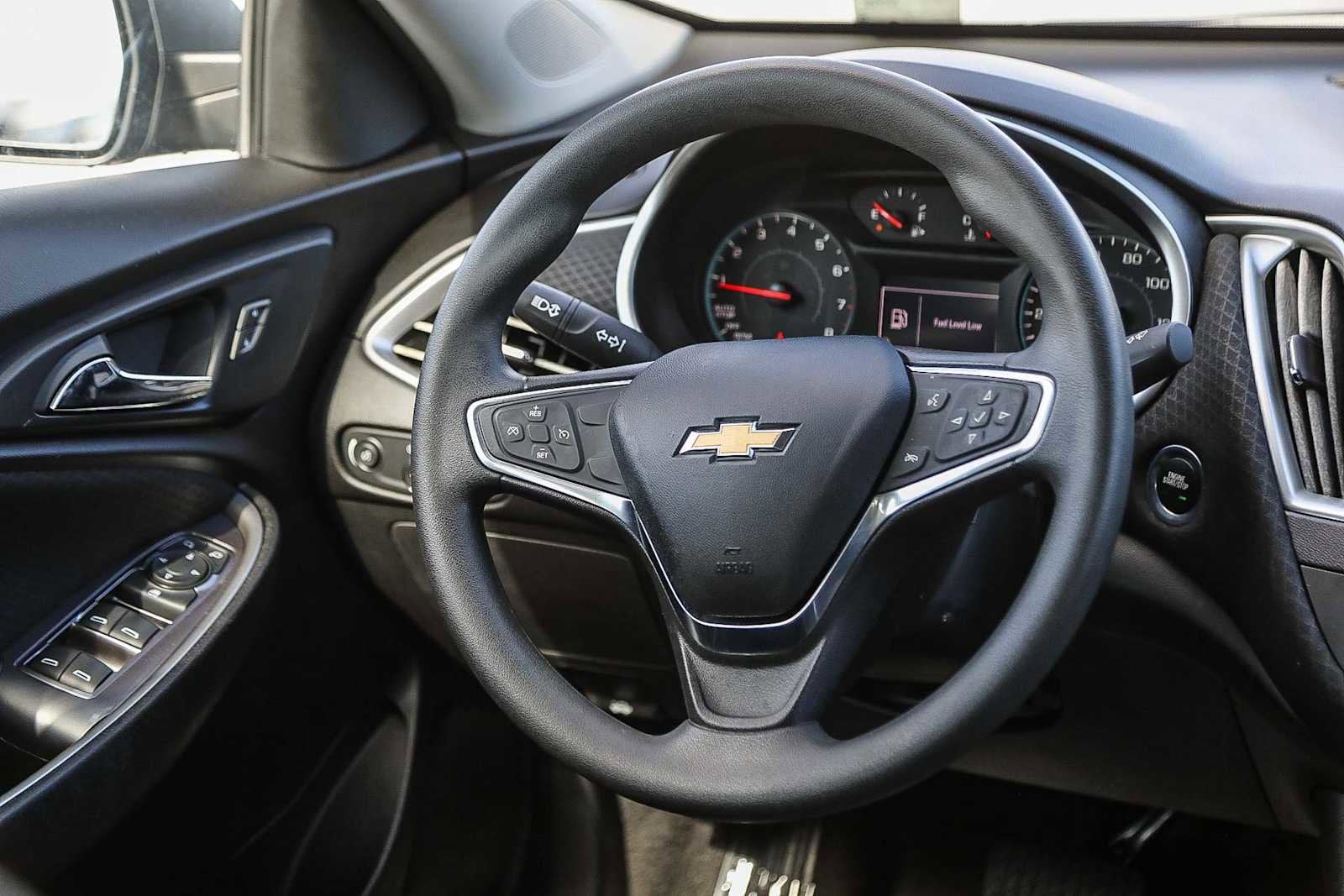 Thumbnail: 2018 Chevrolet Malibu - 14