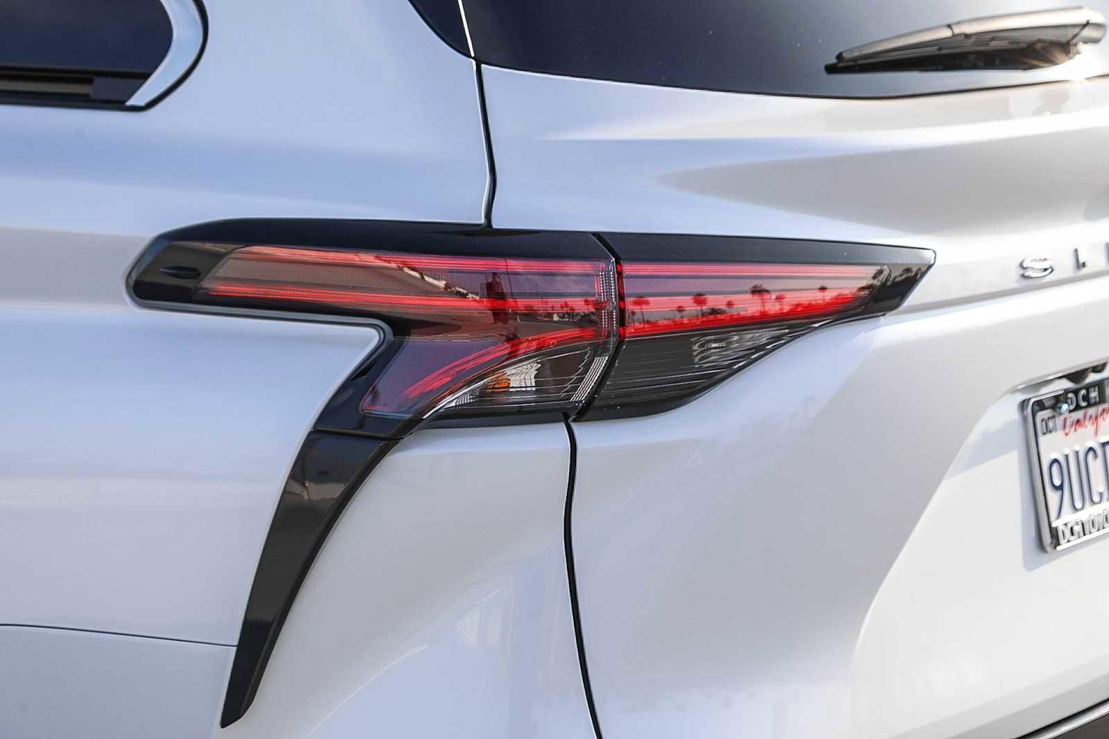 Thumbnail: 2024 Toyota Sienna - 9