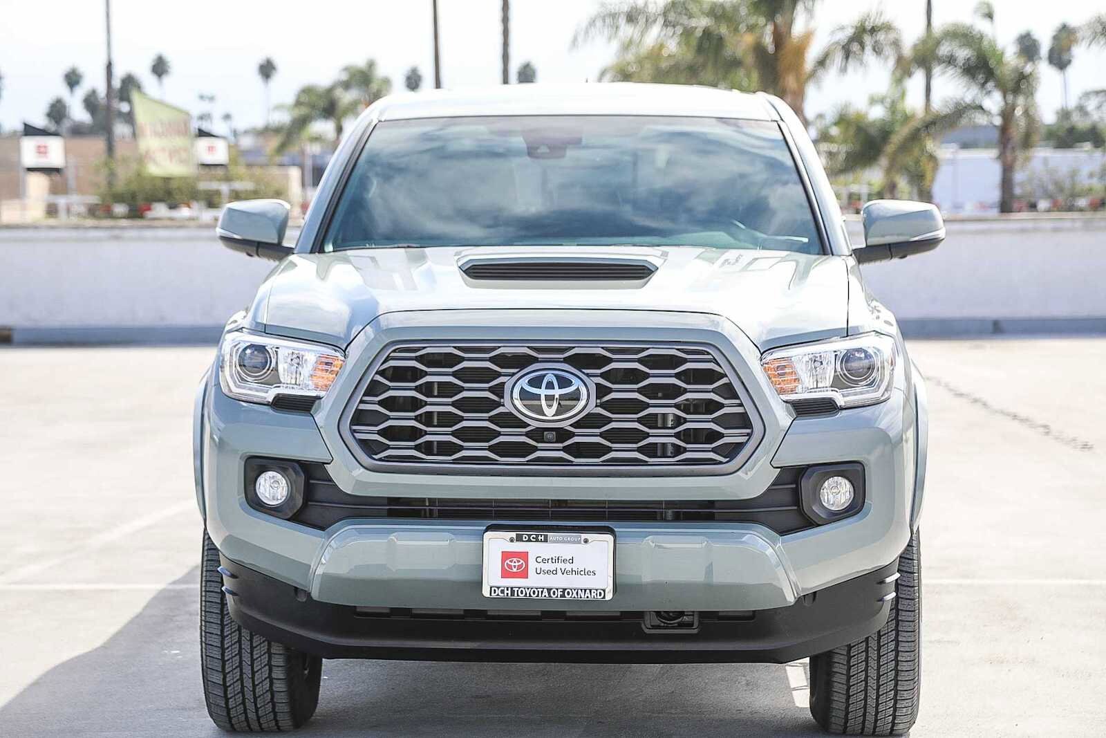 2023 Toyota Tacoma TRD Sport V6 photo 2