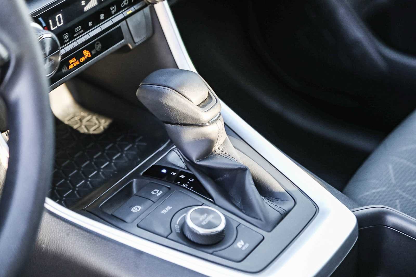 Thumbnail: 2025 Toyota RAV4 - 20