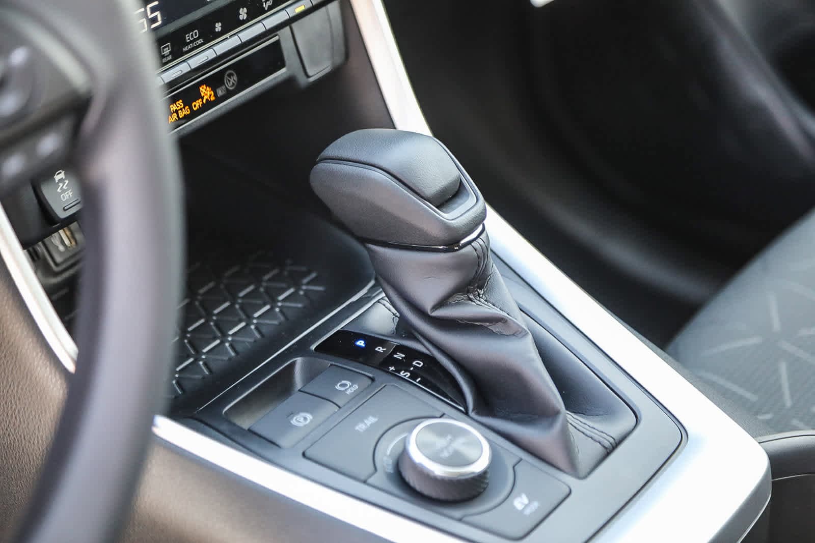 Thumbnail: 2025 Toyota RAV4 - 22