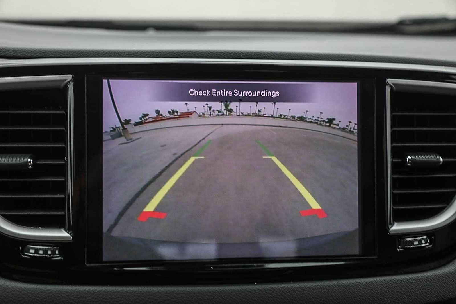 Thumbnail: 2022 Chrysler Pacifica - 24