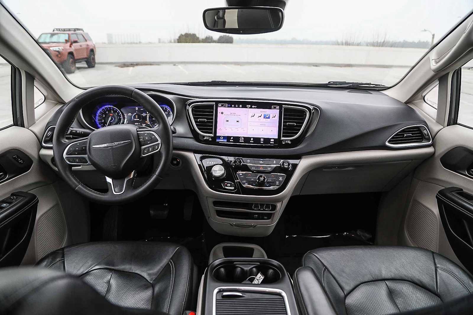 Thumbnail: 2022 Chrysler Pacifica - 12