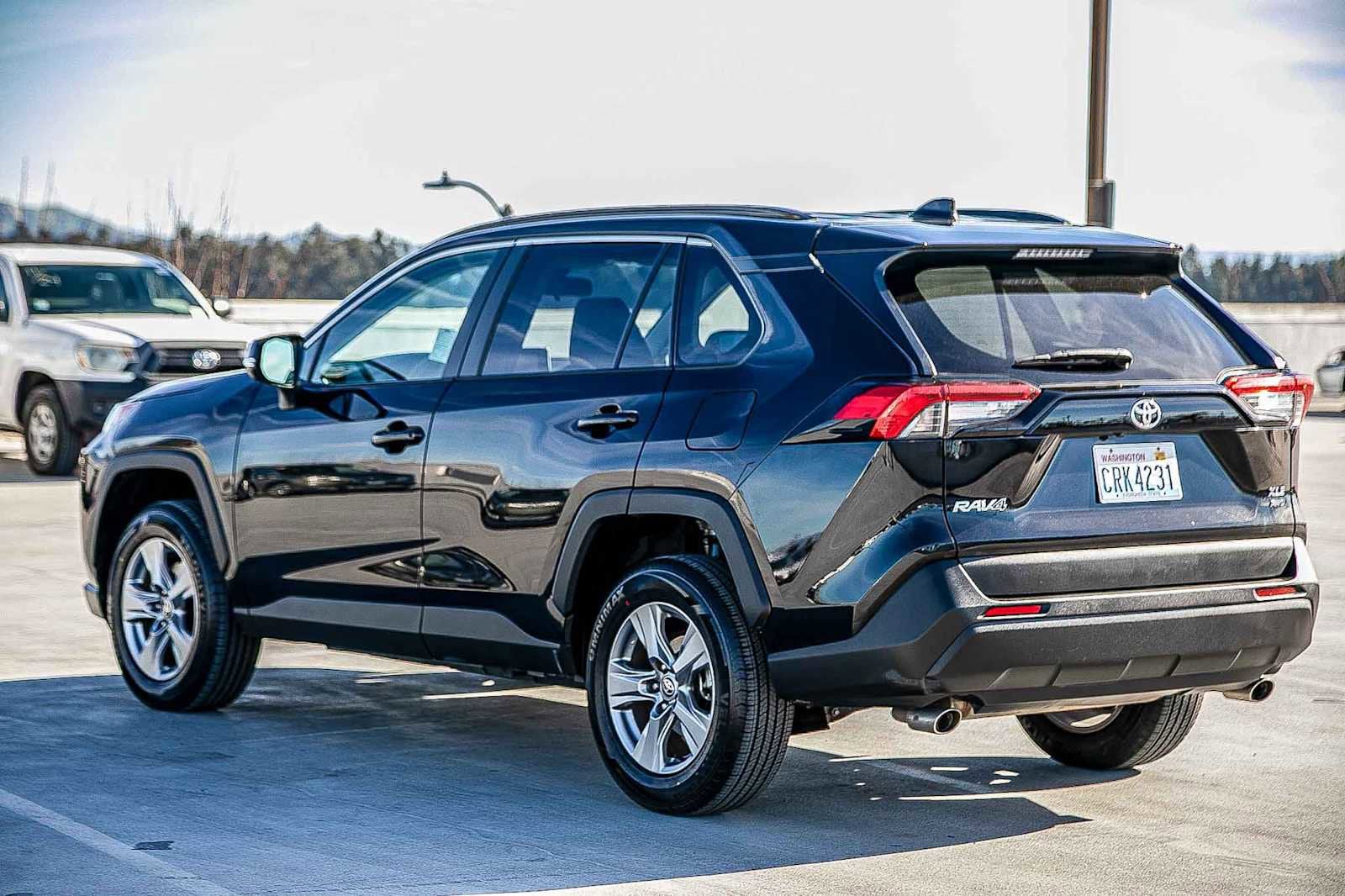 Thumbnail: 2025 Toyota RAV4 - 8