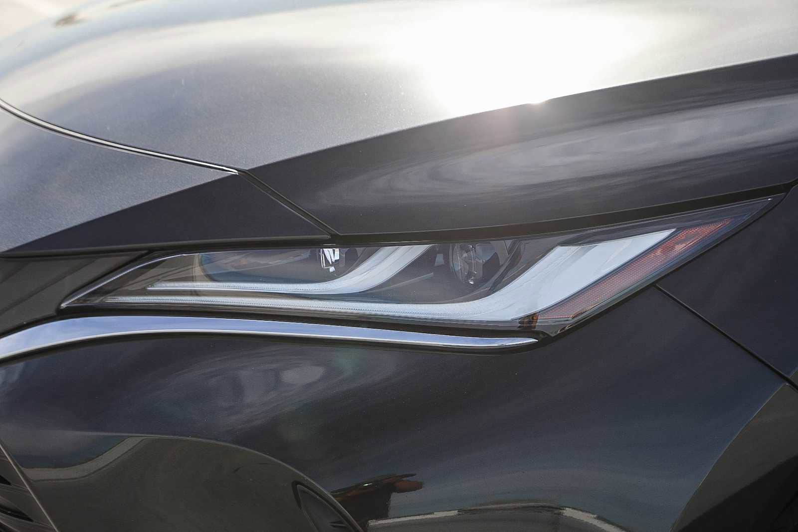 Thumbnail: 2023 Toyota Venza - 8