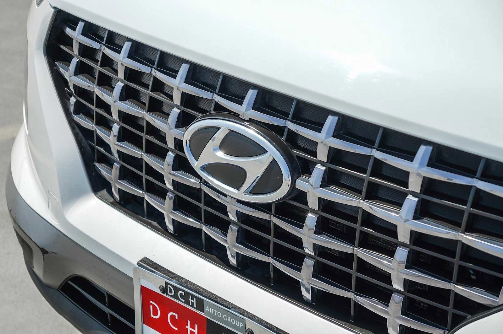 Thumbnail: 2023 Hyundai Venue - 9