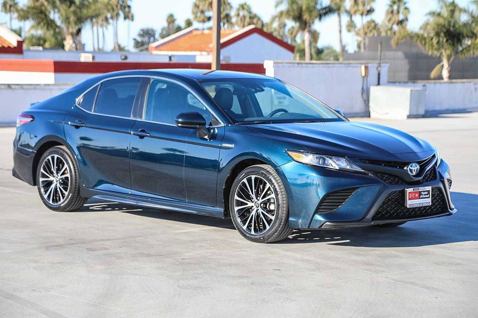 Thumbnail: 2019 Toyota Camry - 3