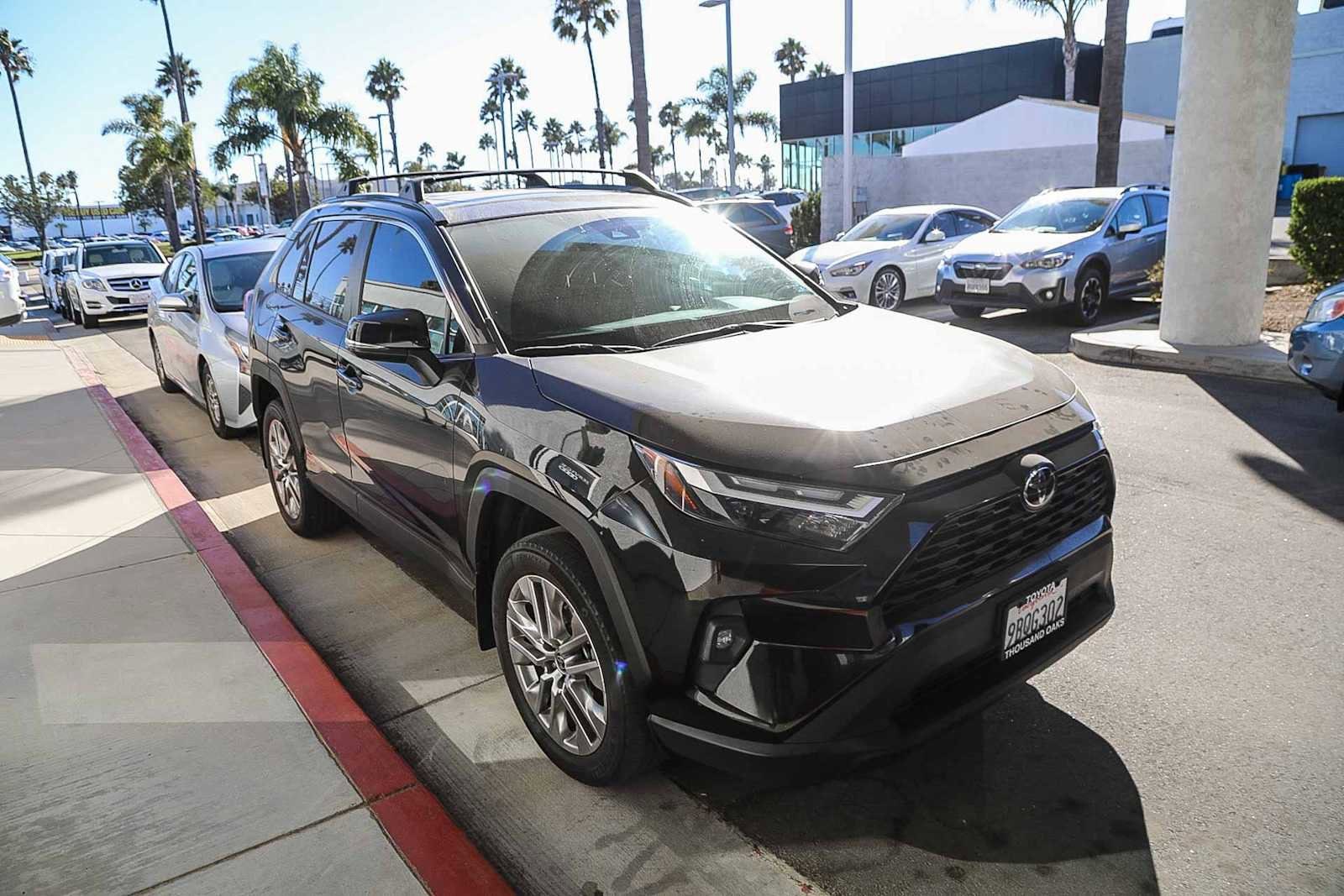 Thumbnail: 2022 Toyota RAV4 - 3