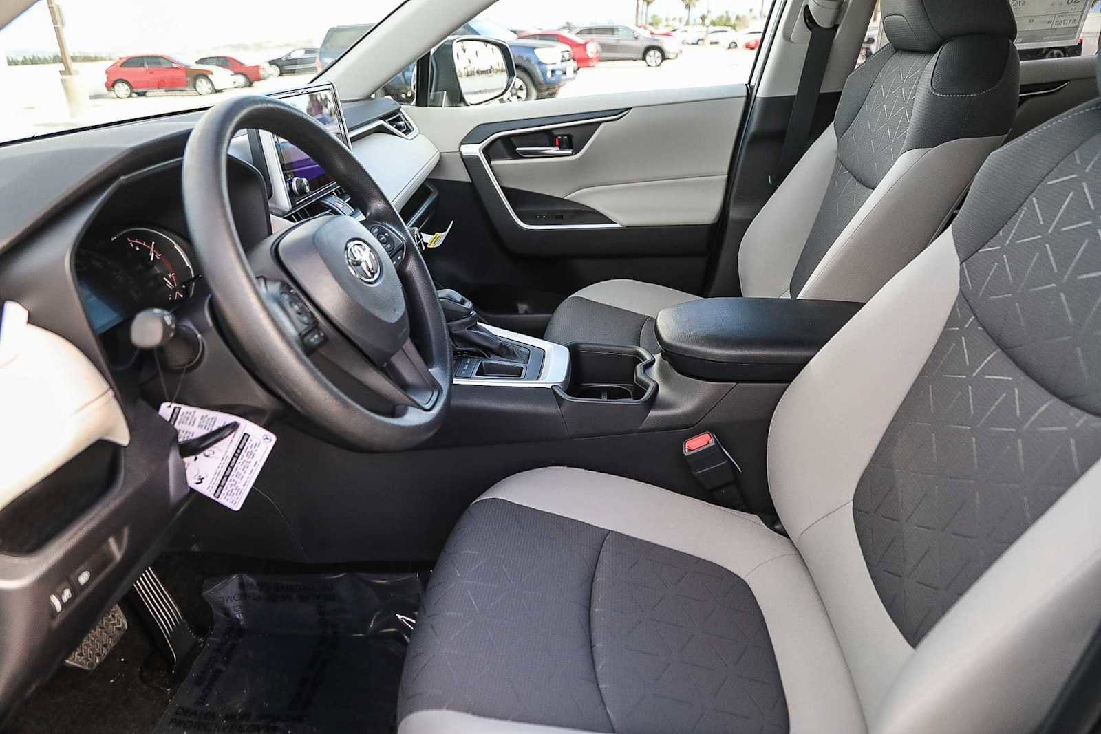 Thumbnail: 2025 Toyota RAV4 - 19