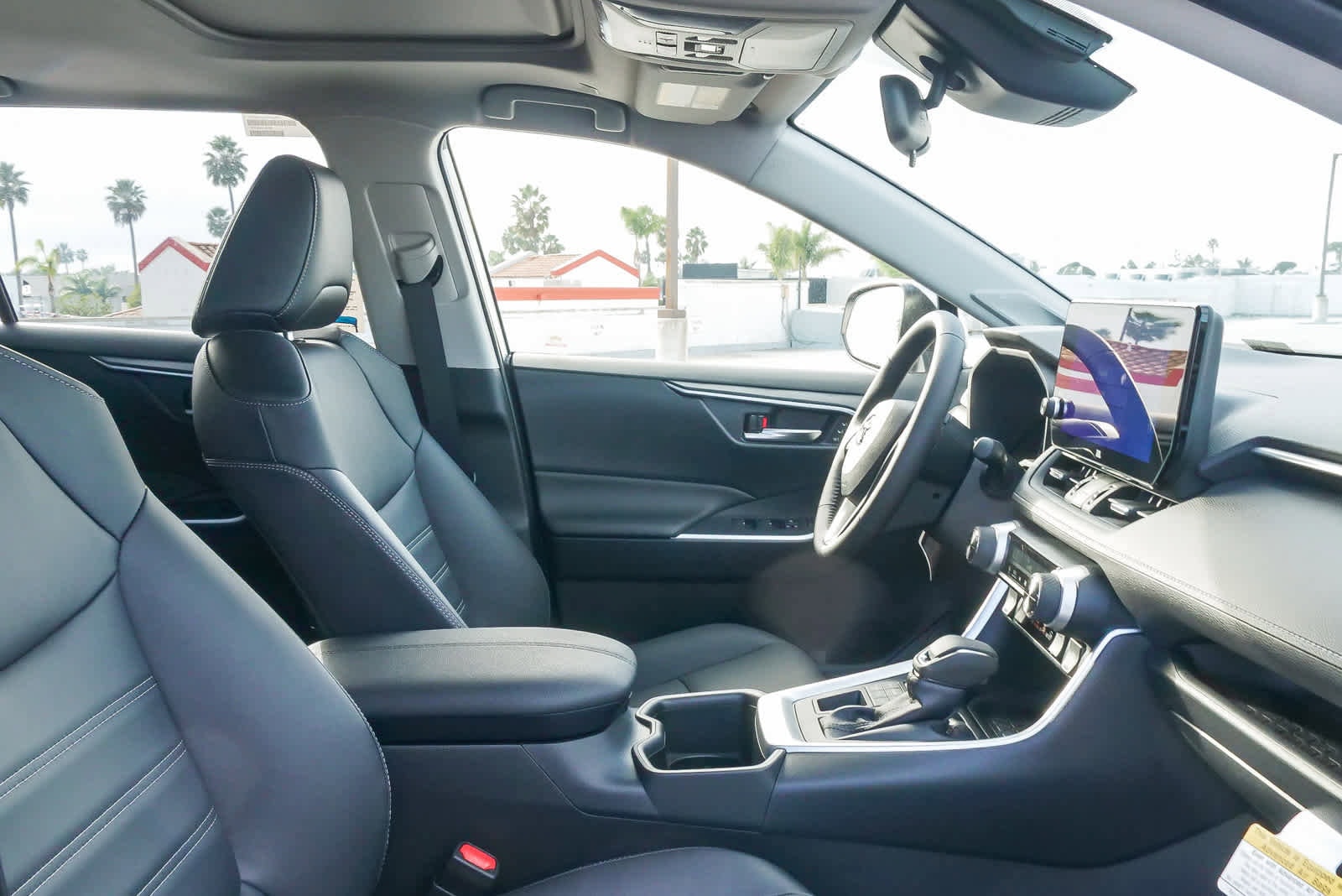 Thumbnail: 2025 Toyota RAV4 - 19