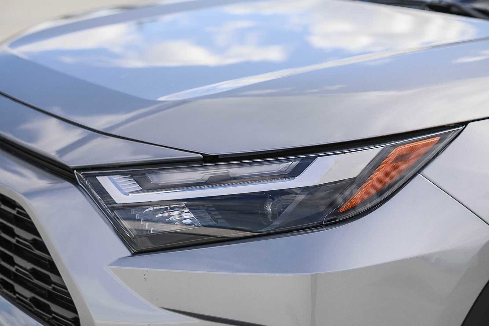 Thumbnail: 2025 Toyota RAV4 - 8