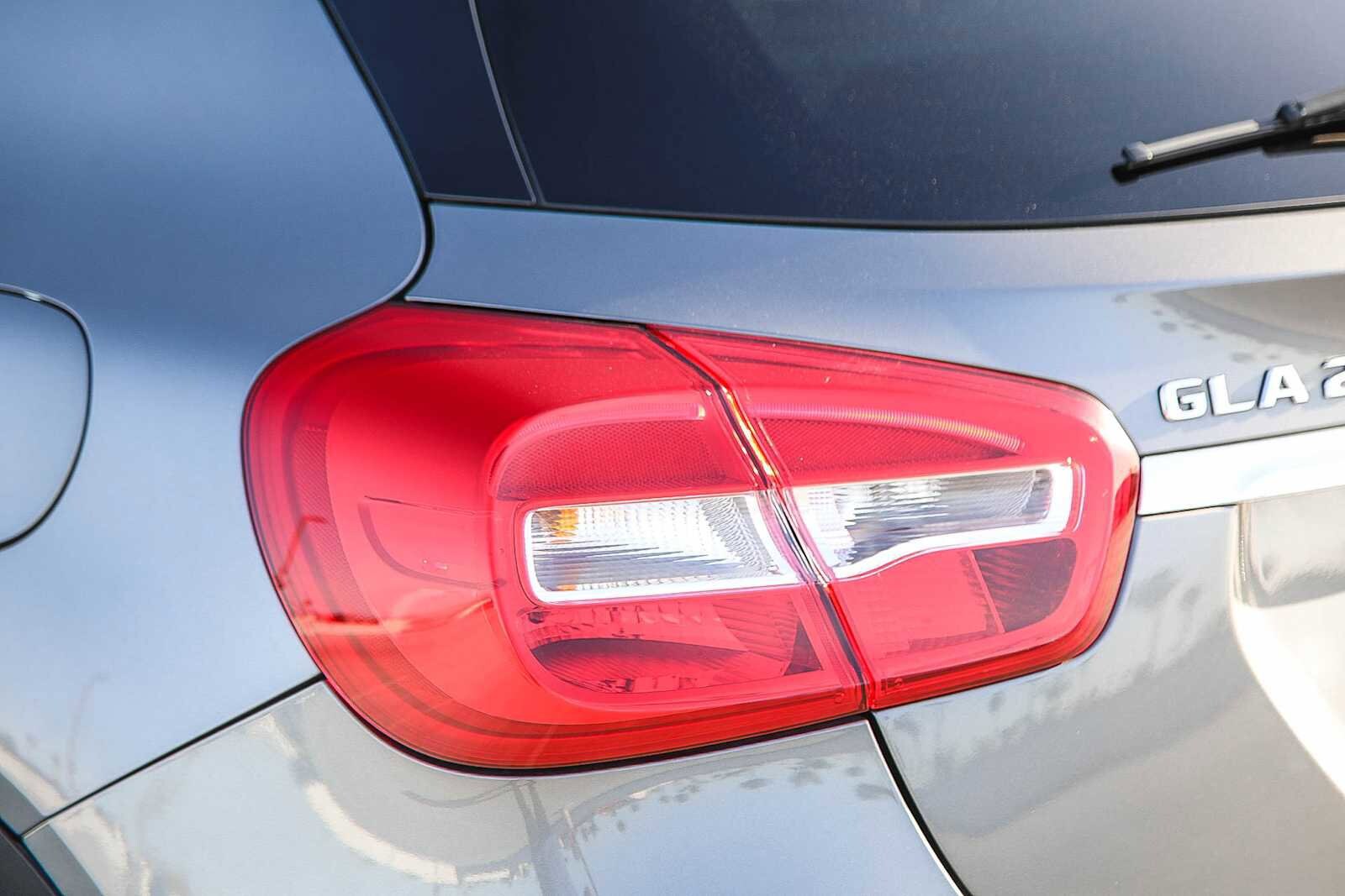 Thumbnail: 2019 Mercedes-Benz GLA - 9