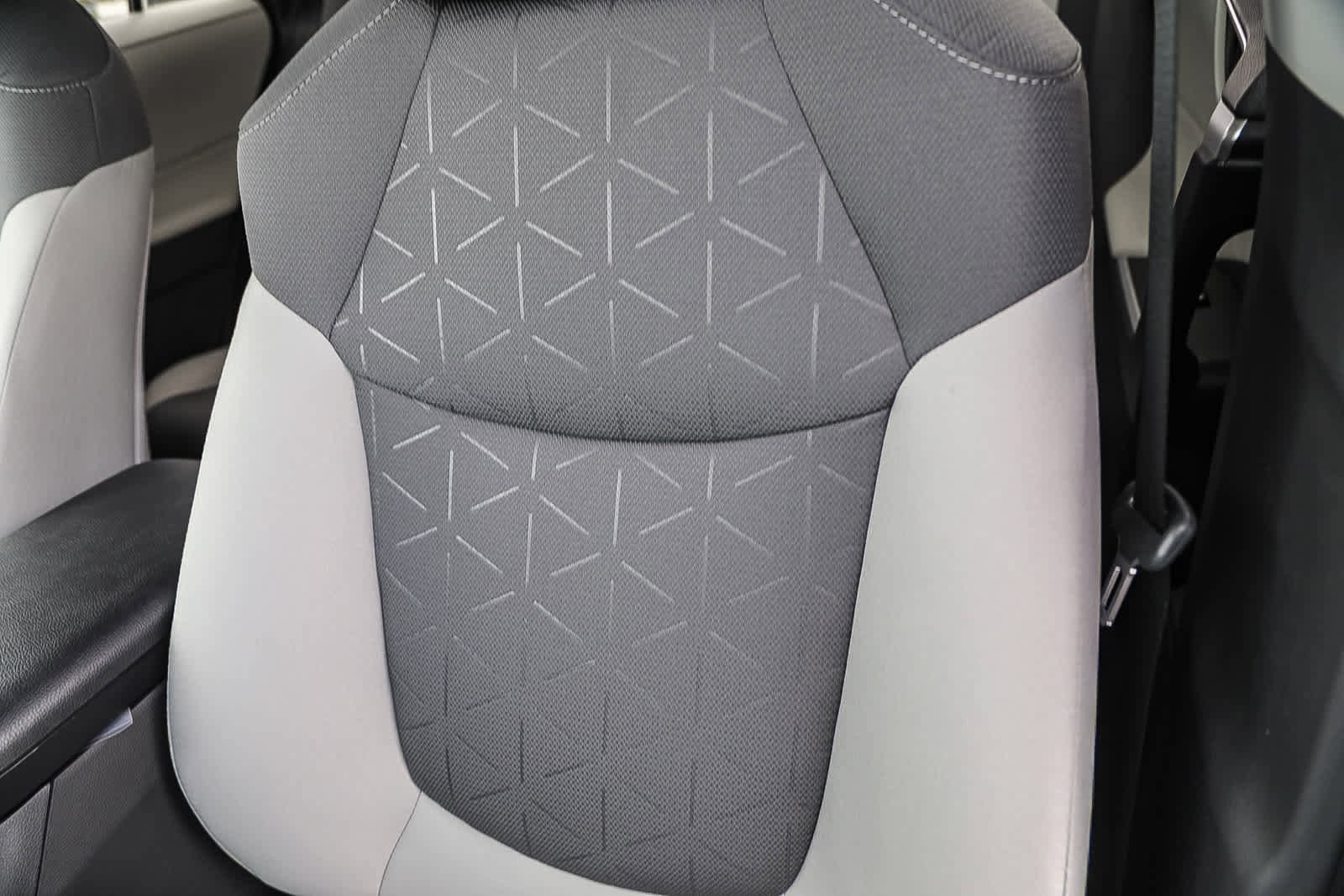 Thumbnail: 2025 Toyota RAV4 - 26