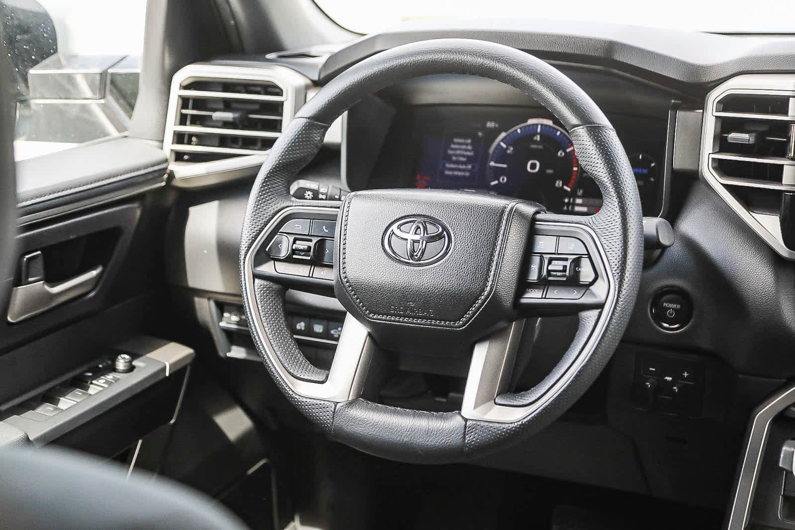 2025 Toyota Sequoia SR5 - Photo 15