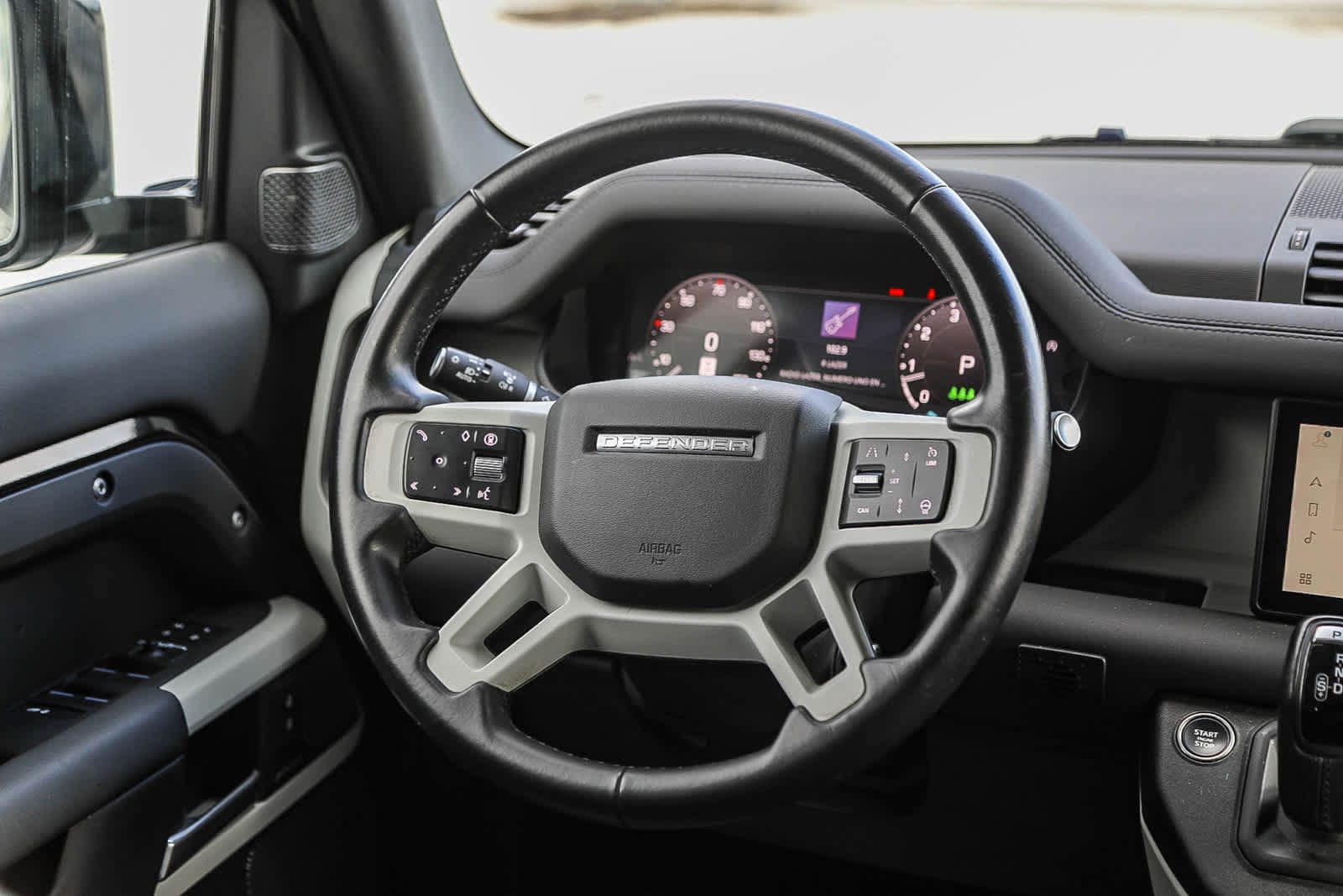 Thumbnail: 2024 Land Rover Defender - 15