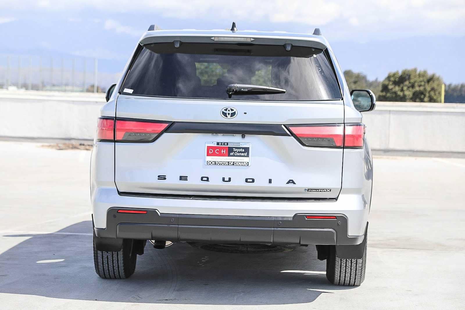 2025 Toyota Sequoia SR5 - Photo 7