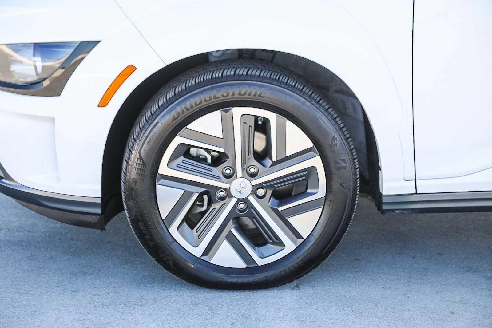 Thumbnail: 2023 Hyundai Kona - 10