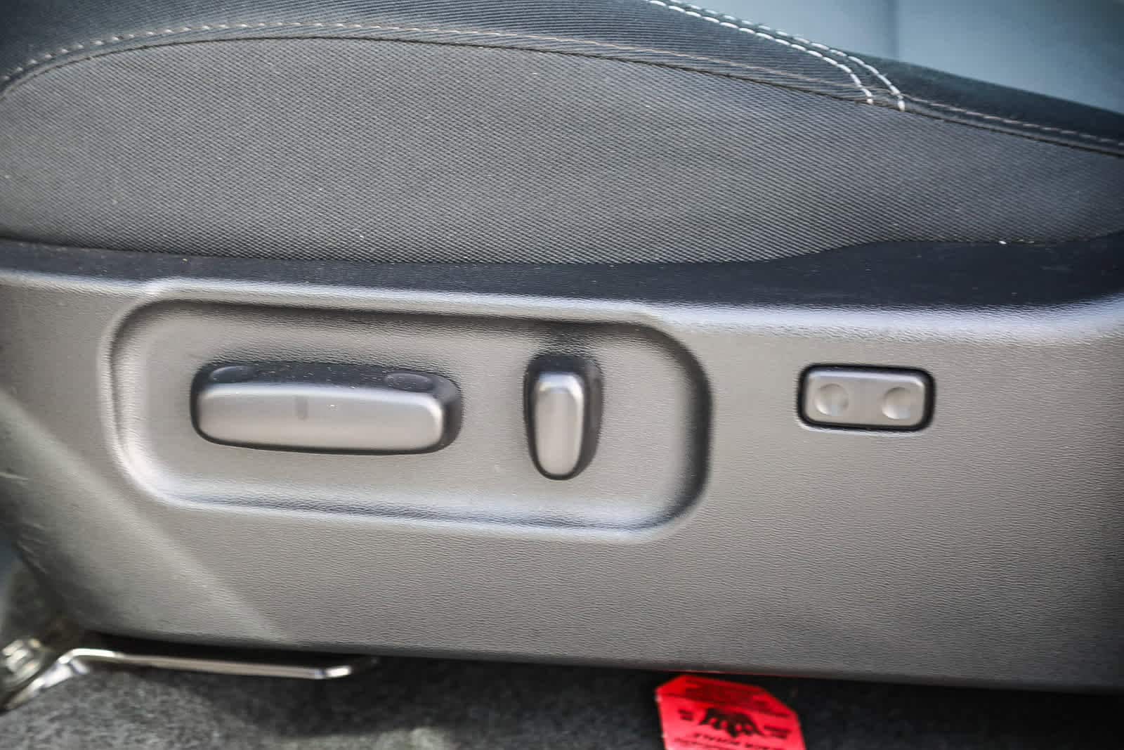 Thumbnail: 2020 Toyota Tacoma - 20