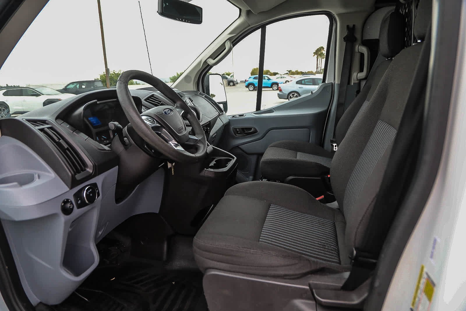 Thumbnail: 2015 Ford Transit Series - 15