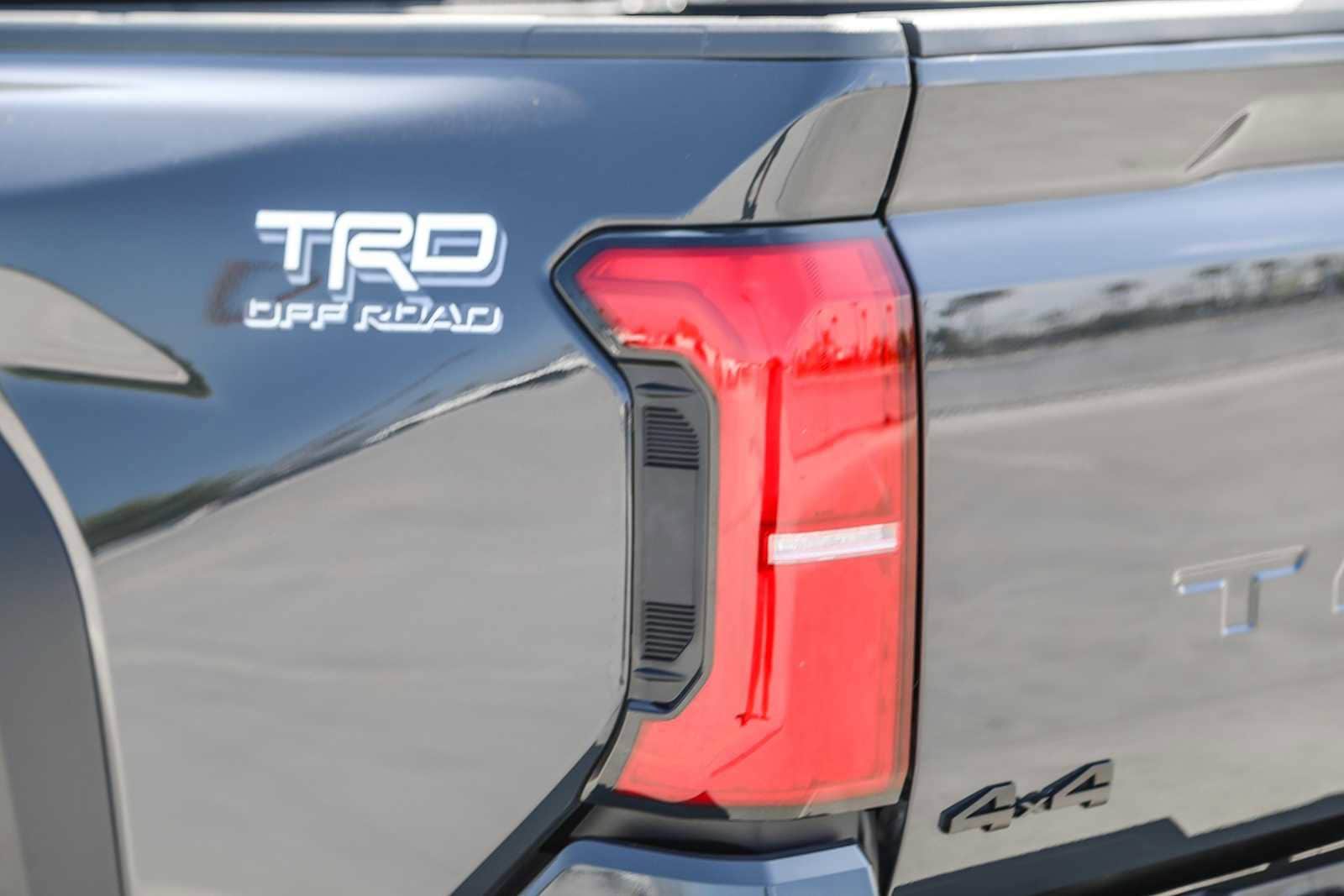 2025 Toyota Tacoma TRD Off-Road 8