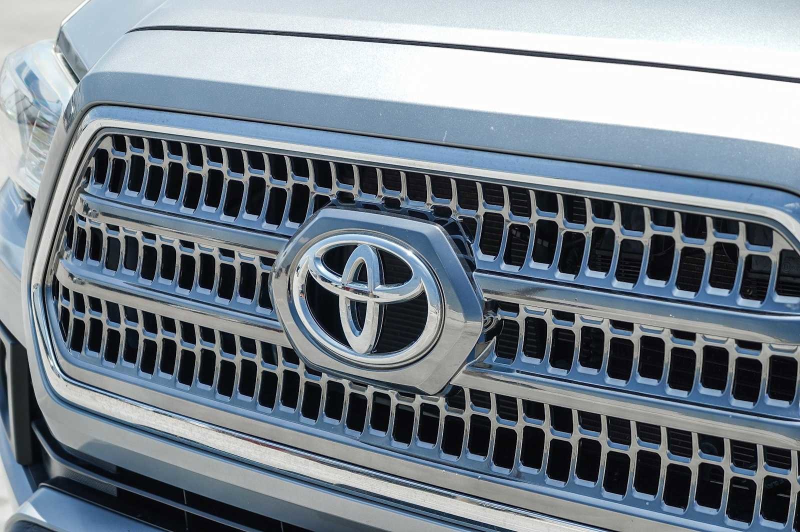 2016 Toyota Tacoma TRD Off-Road 9