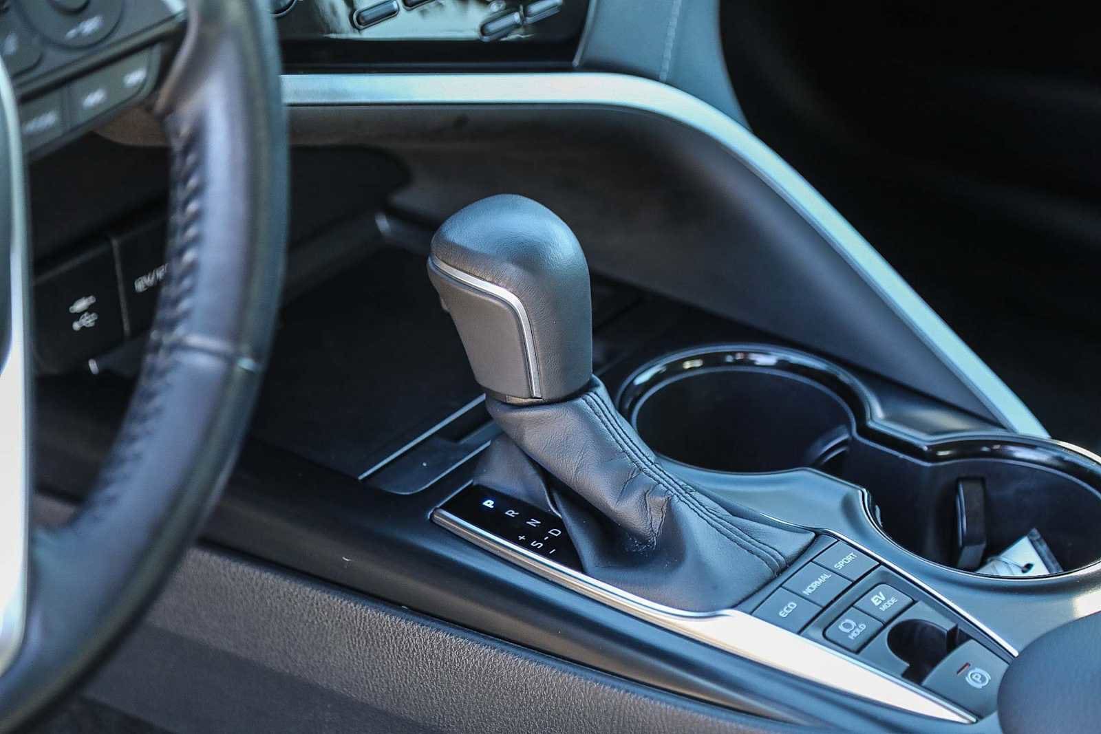 Thumbnail: 2019 Toyota Camry - 19