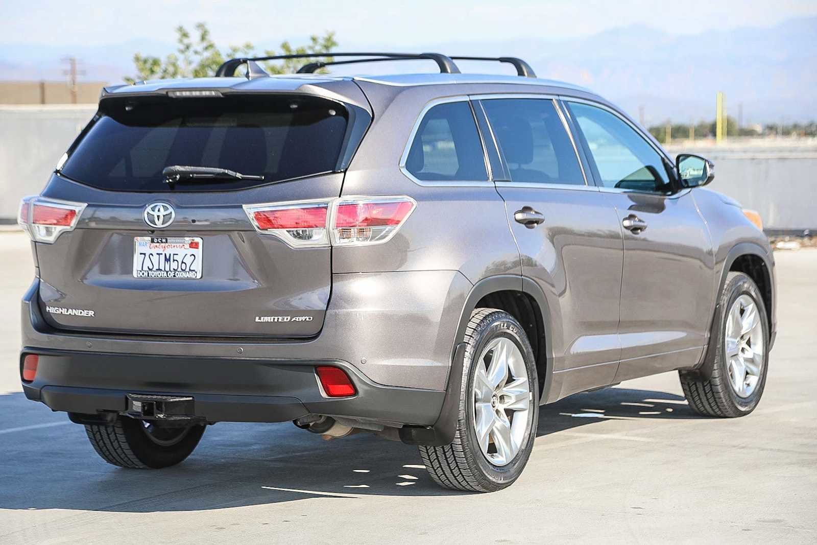 Thumbnail: 2016 Toyota Highlander - 5