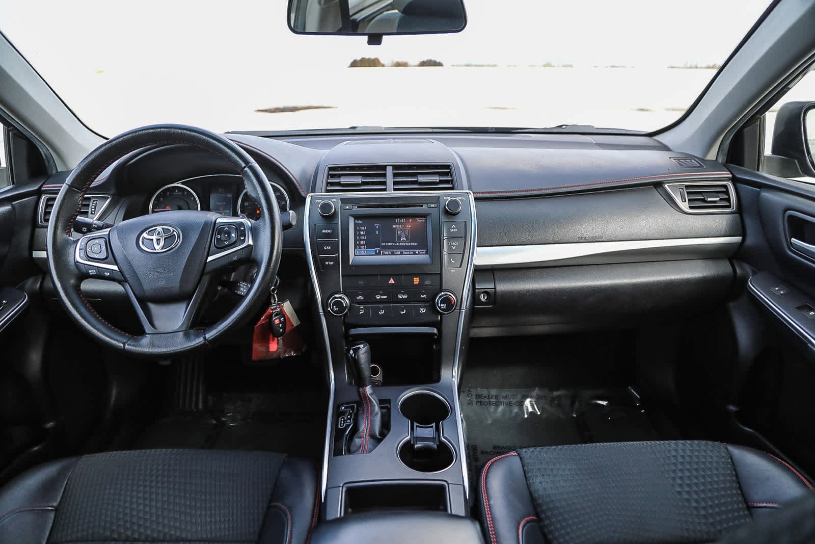 Thumbnail: 2015 Toyota Camry - 12
