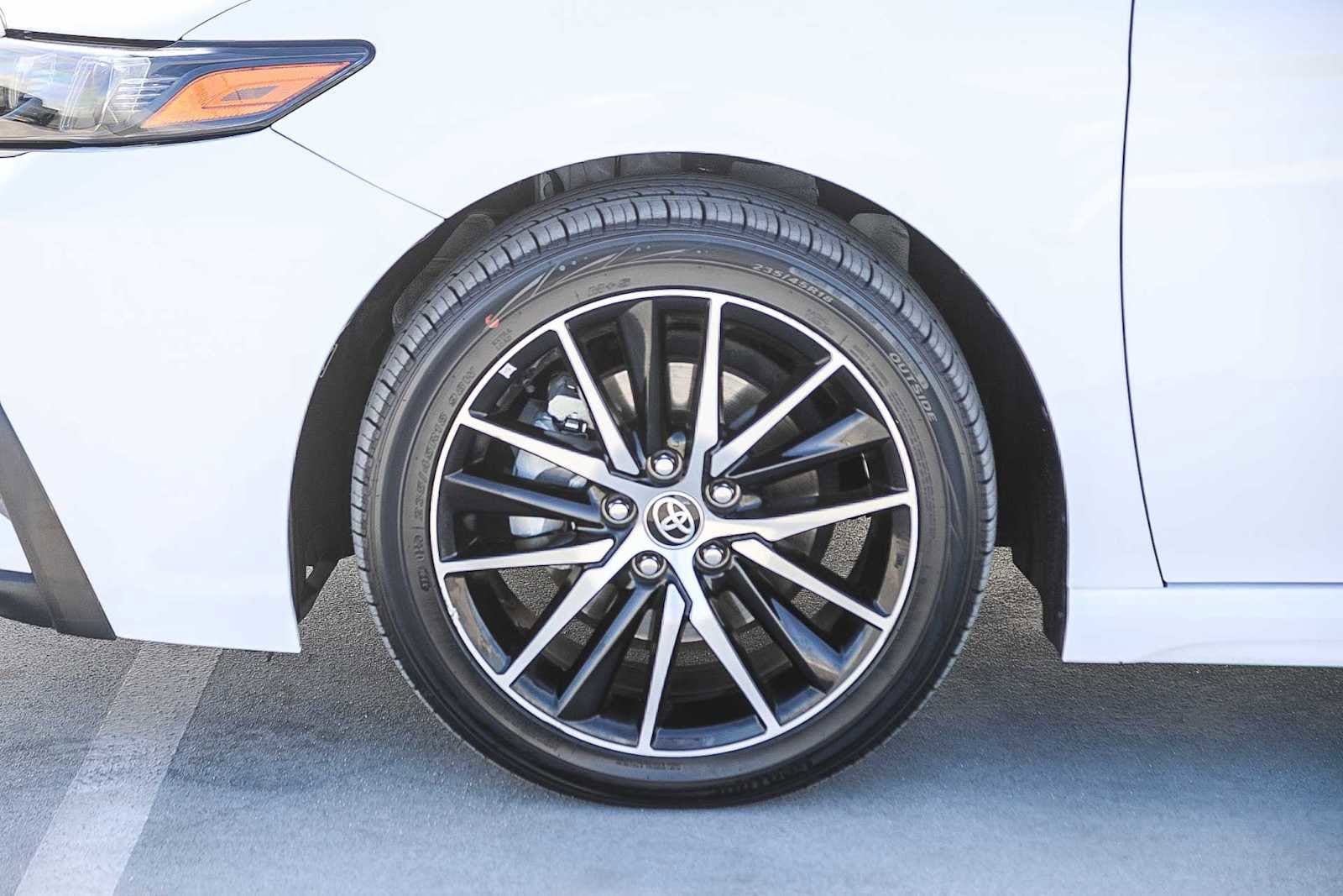 Thumbnail: 2023 Toyota Camry - 11