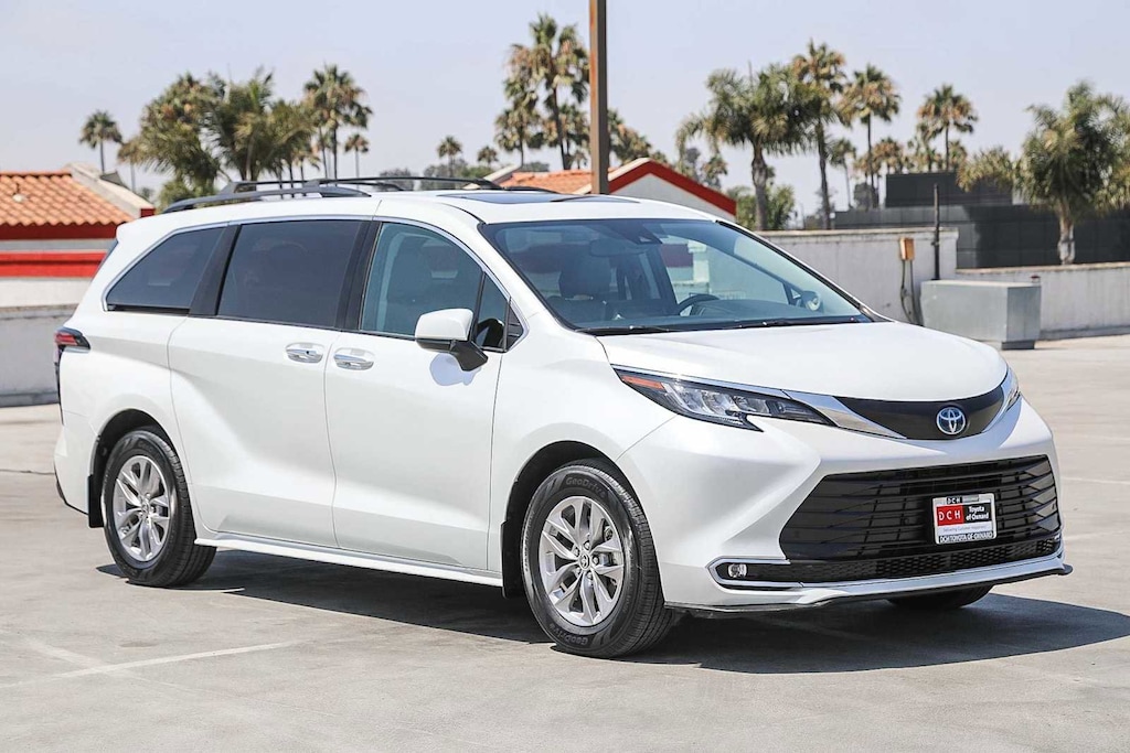 Certified 2022 Toyota Sienna XLE 7 Passenger Van Passenger Van