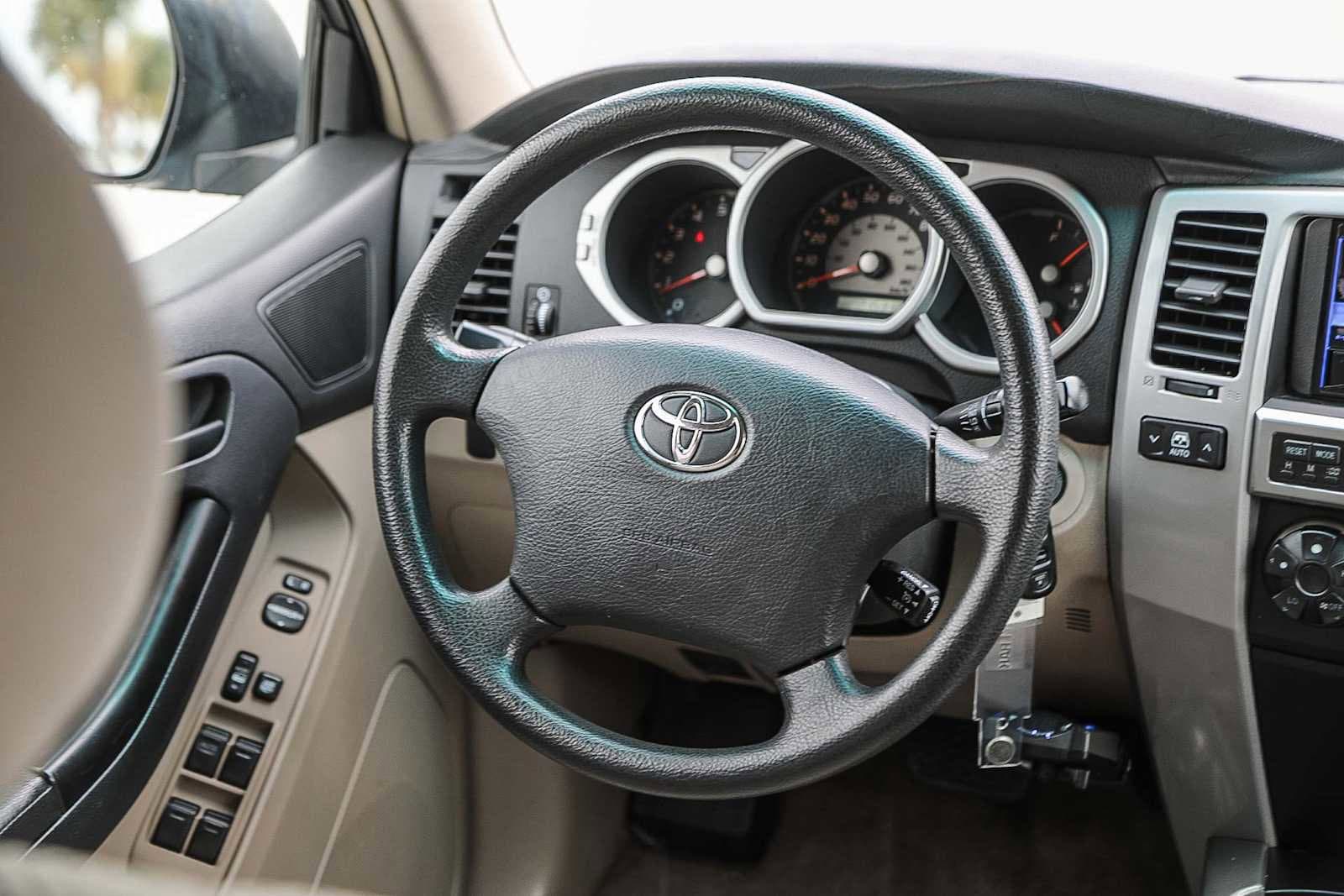Thumbnail: 2005 Toyota 4Runner - 14