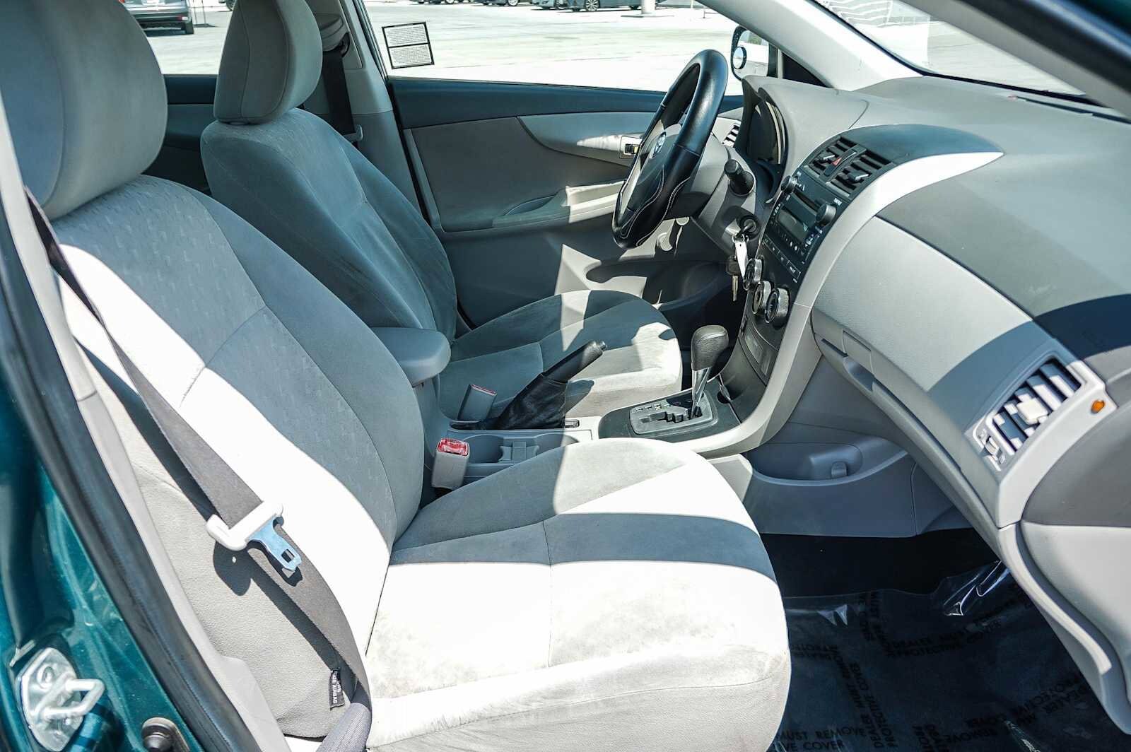 Thumbnail: 2009 Toyota Corolla - 16
