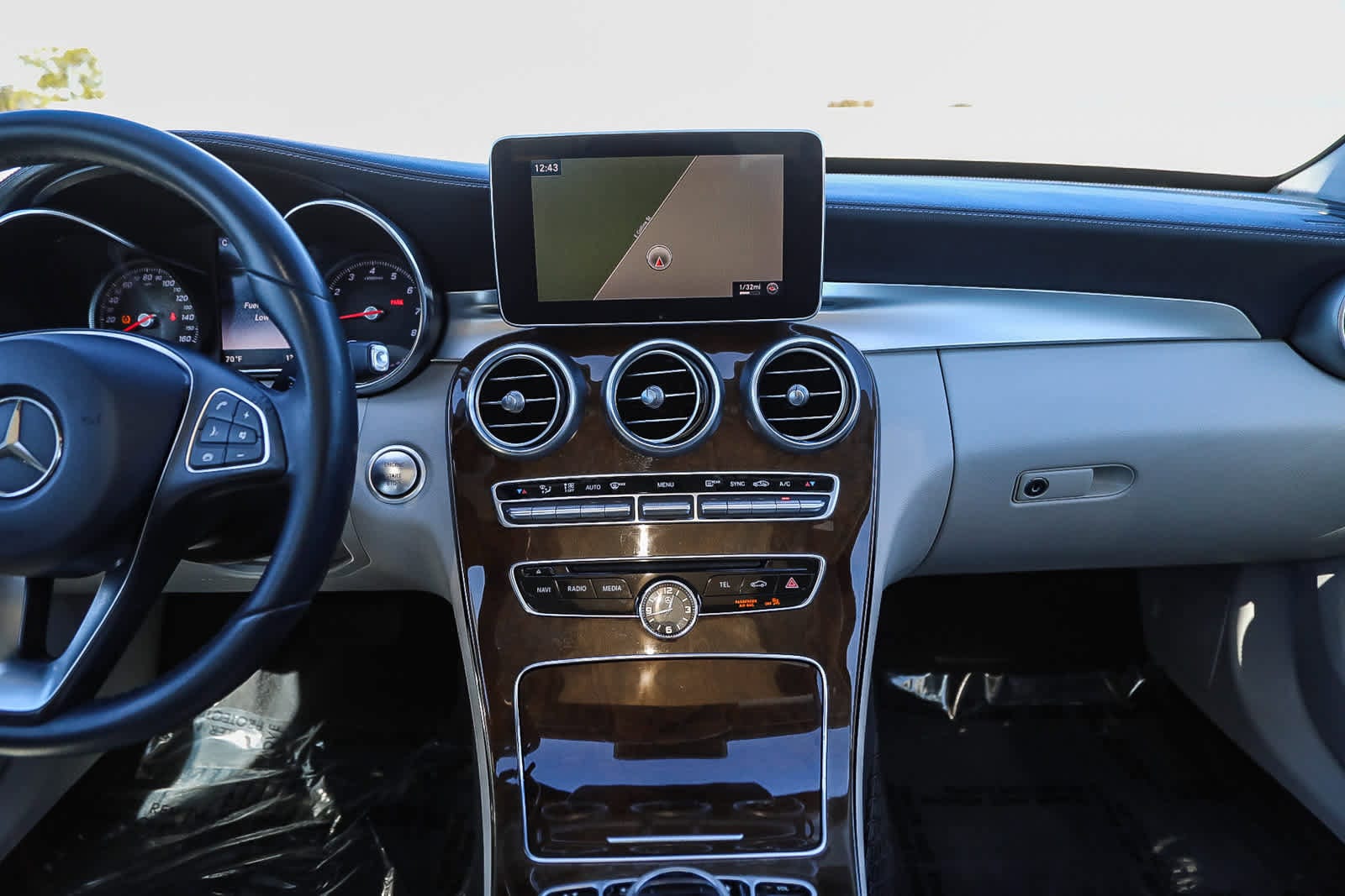 Thumbnail: 2017 Mercedes-Benz C-Class - 13