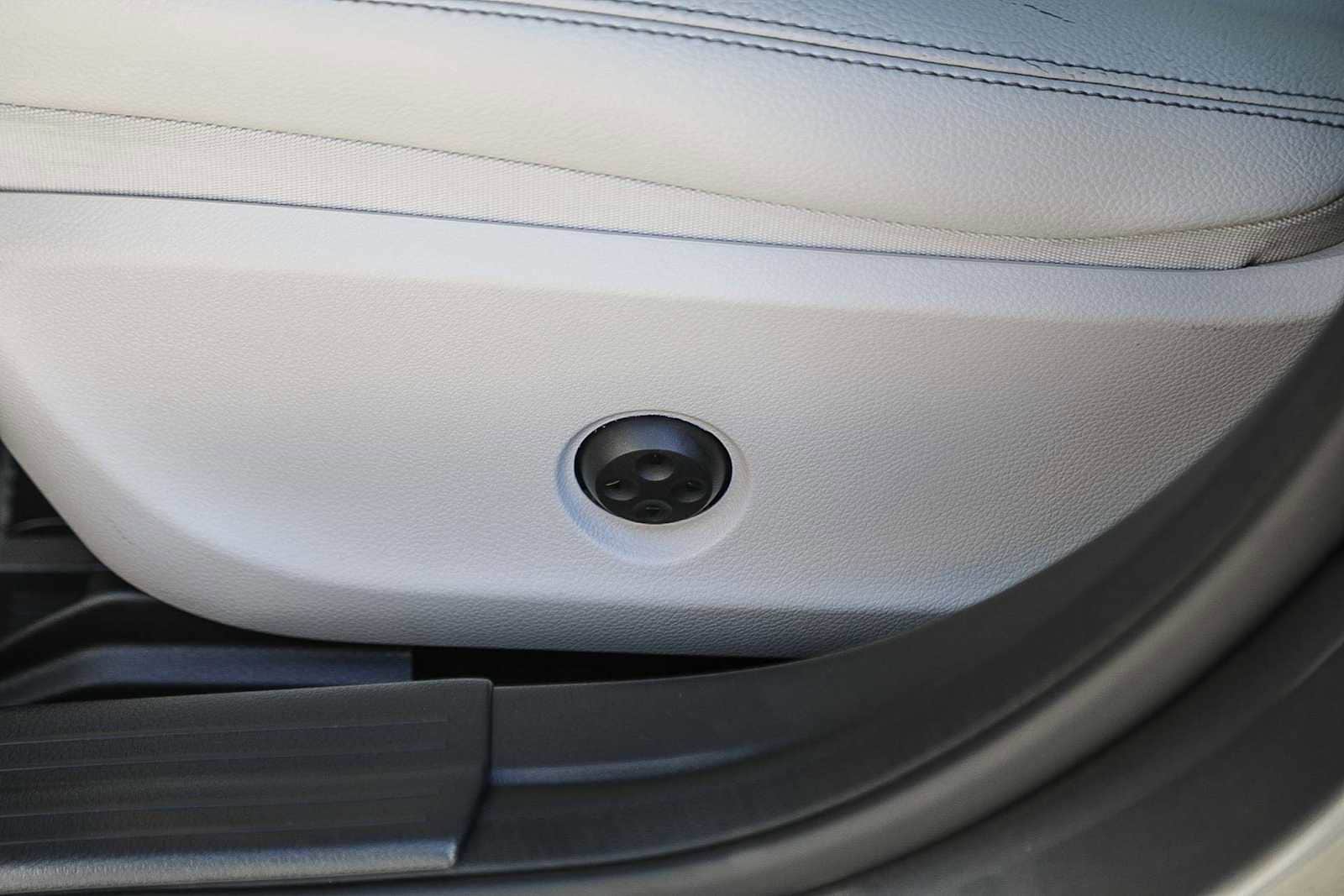 Thumbnail: 2019 Mercedes-Benz GLA - 19