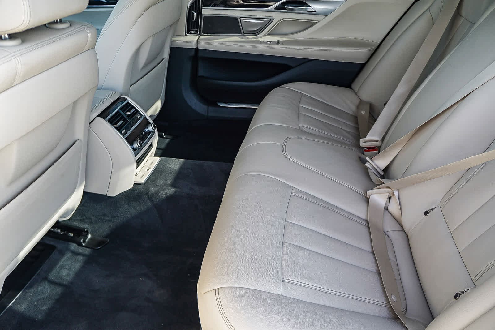 Thumbnail: 2019 BMW 7 Series - 22