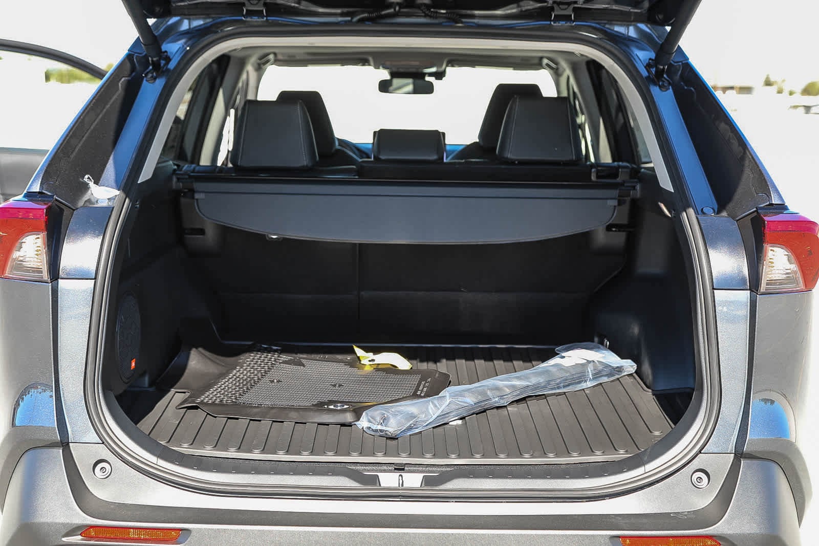 Thumbnail: 2025 Toyota RAV4 - 11