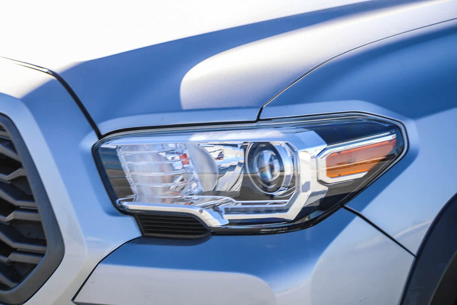 Thumbnail: 2020 Toyota Tacoma - 9