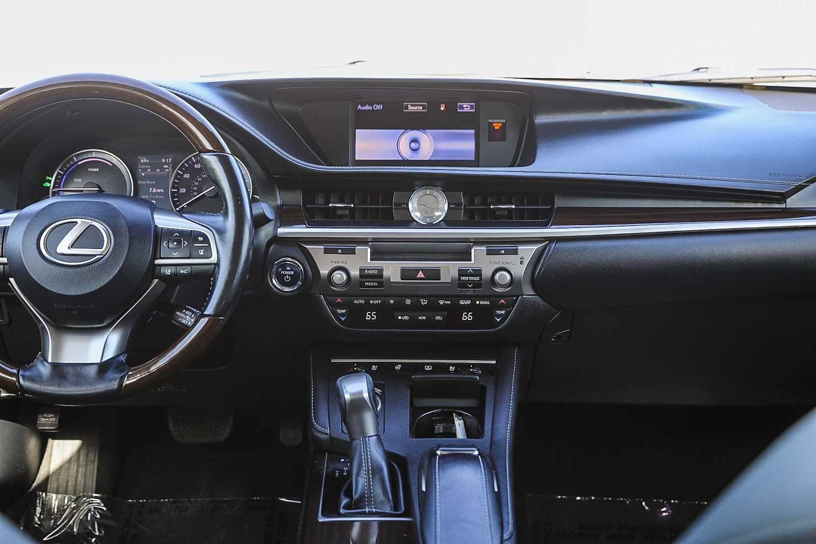 Thumbnail: 2016 Lexus ES - 13