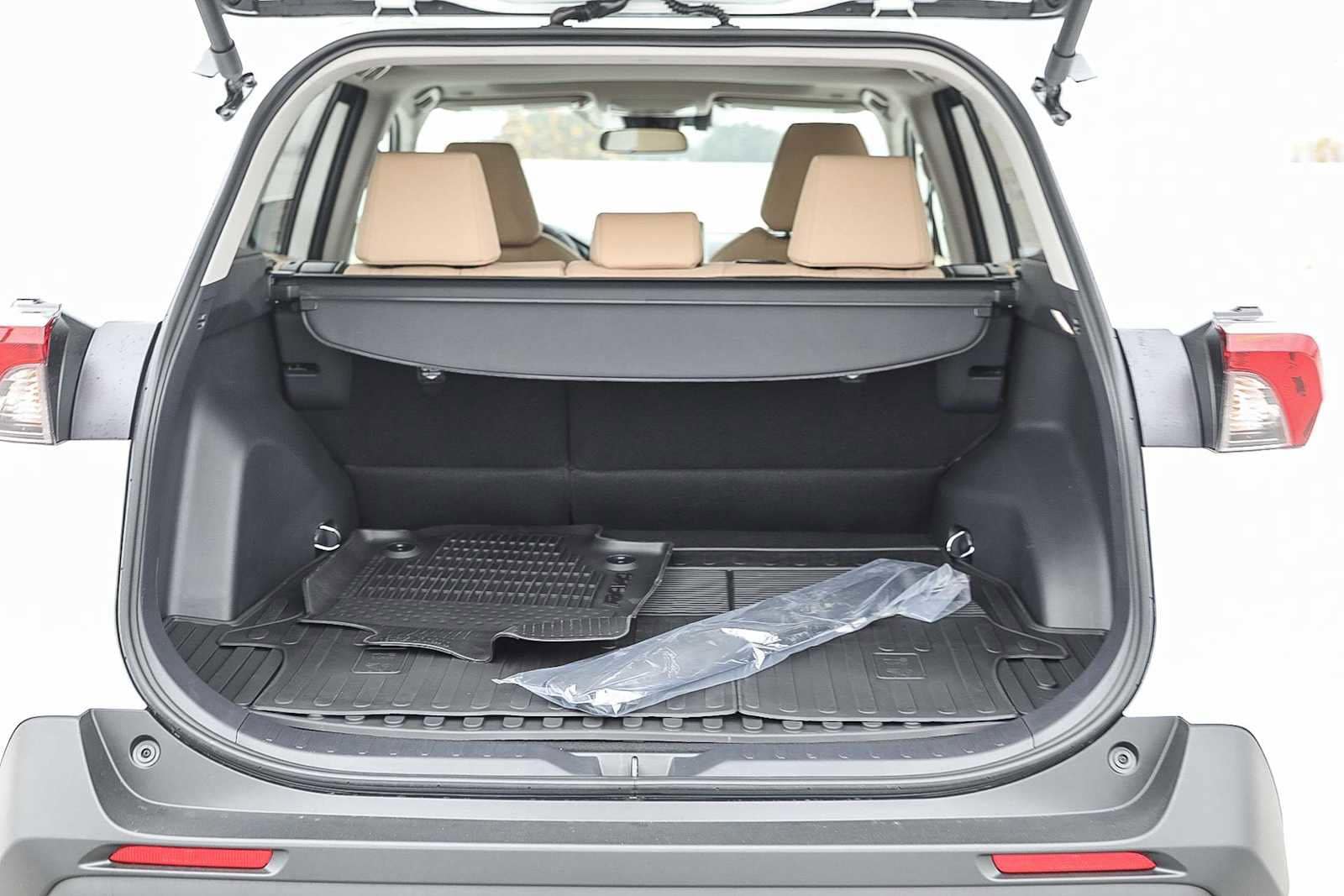 Thumbnail: 2025 Toyota RAV4 - 12