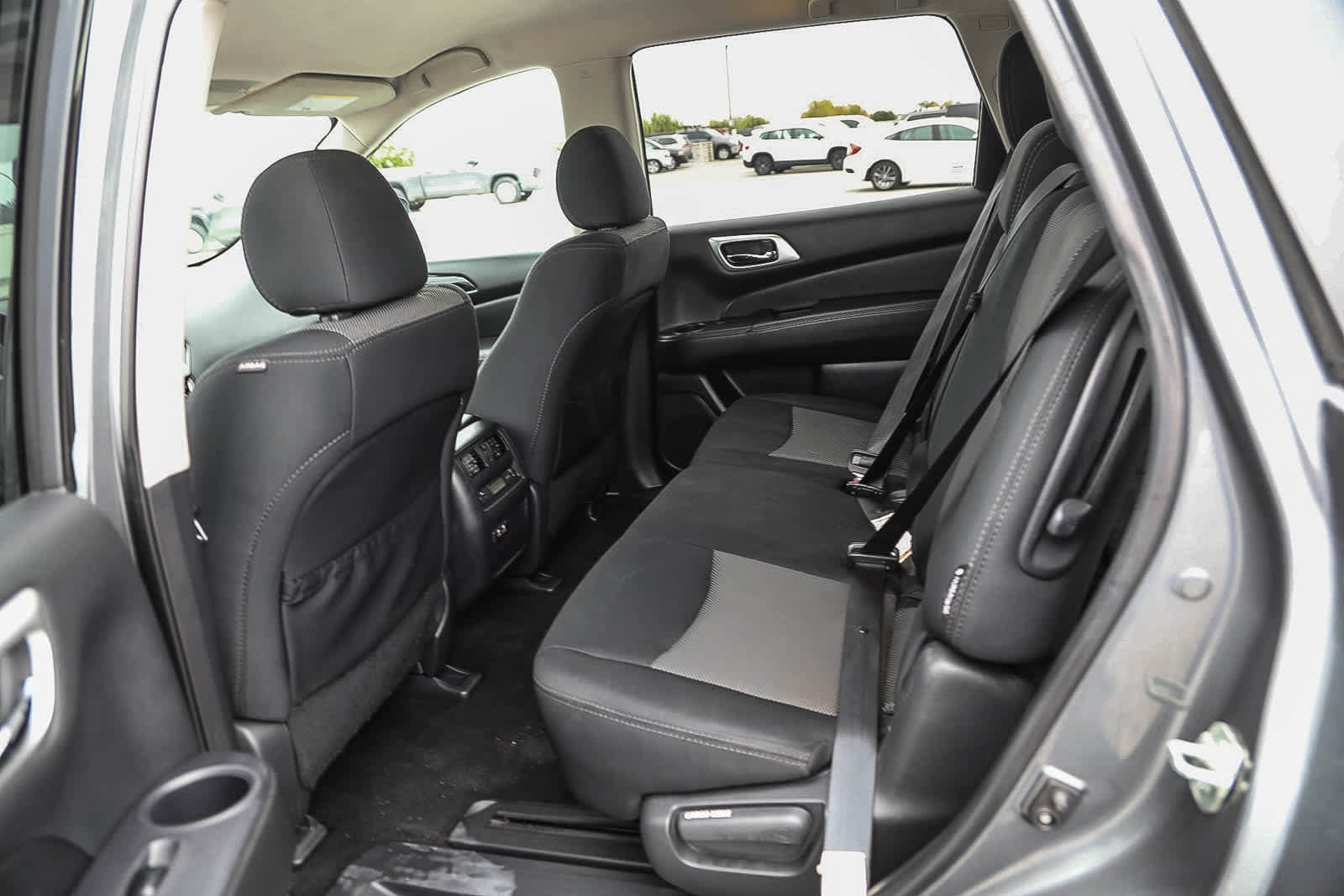 Thumbnail: 2019 Nissan Pathfinder - 18
