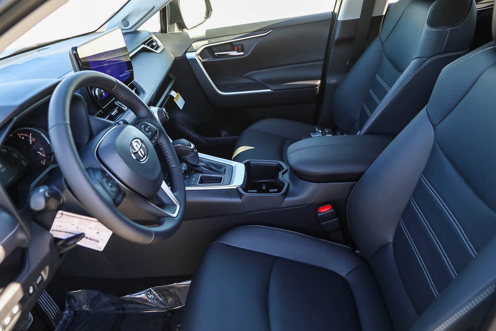 Thumbnail: 2025 Toyota RAV4 - 18