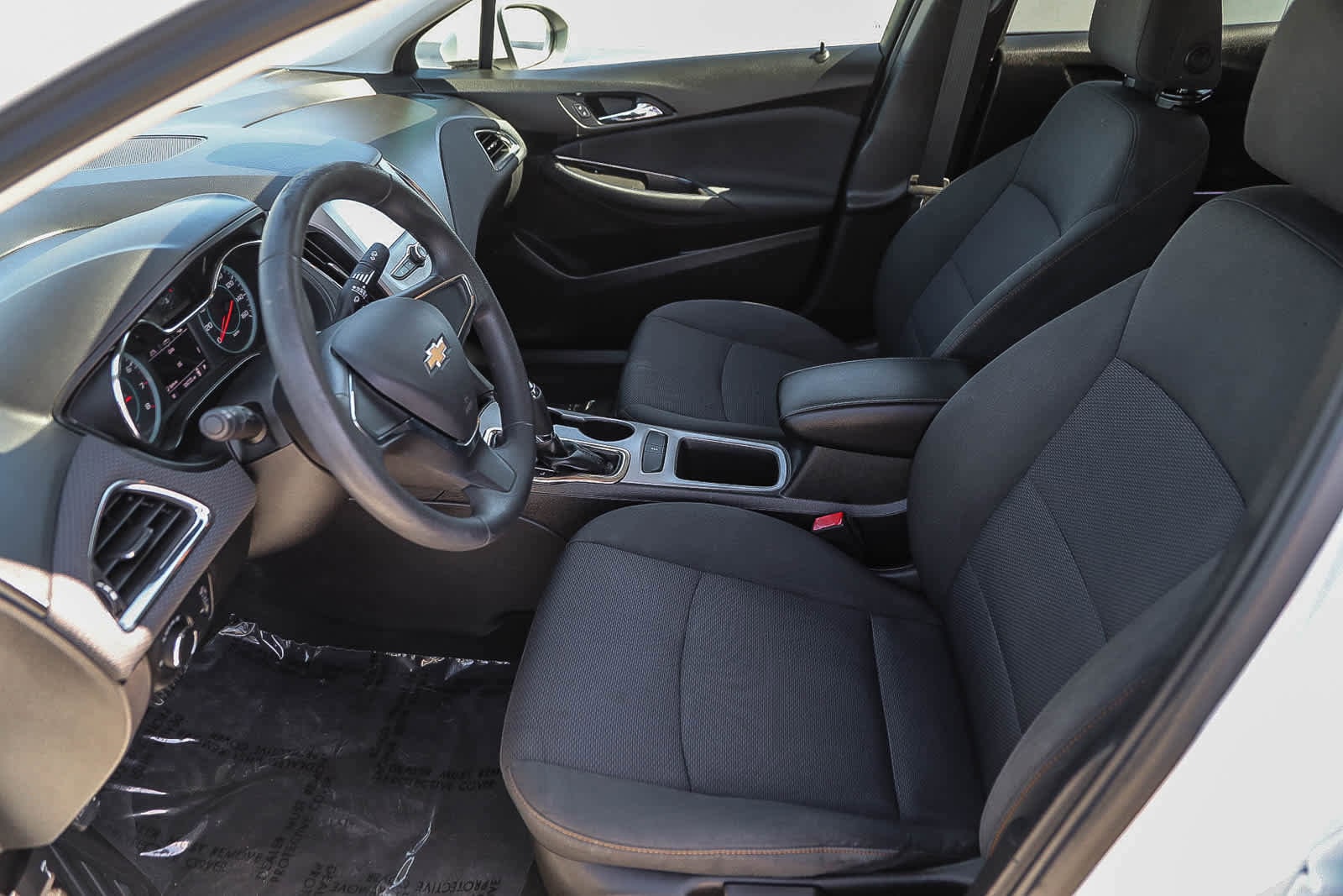 Thumbnail: 2018 Chevrolet Cruze - 17
